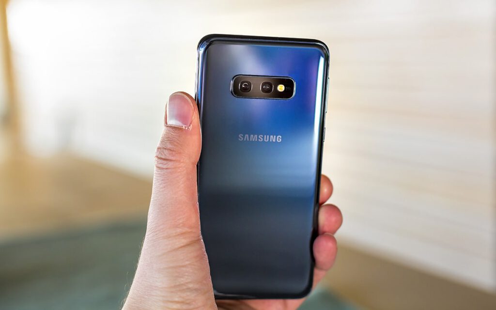 Samsung galaxy e купить. Samsung Galaxy s10e. Samsung Galaxy s10 s10e. Самсунг галакси с 10e. Samsung Galaxy s10e 6 128.