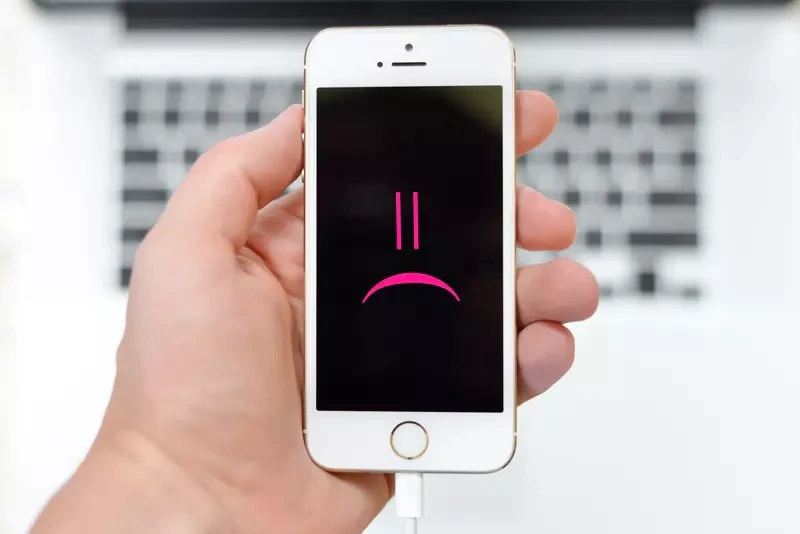 روشن نشدن آیفون
