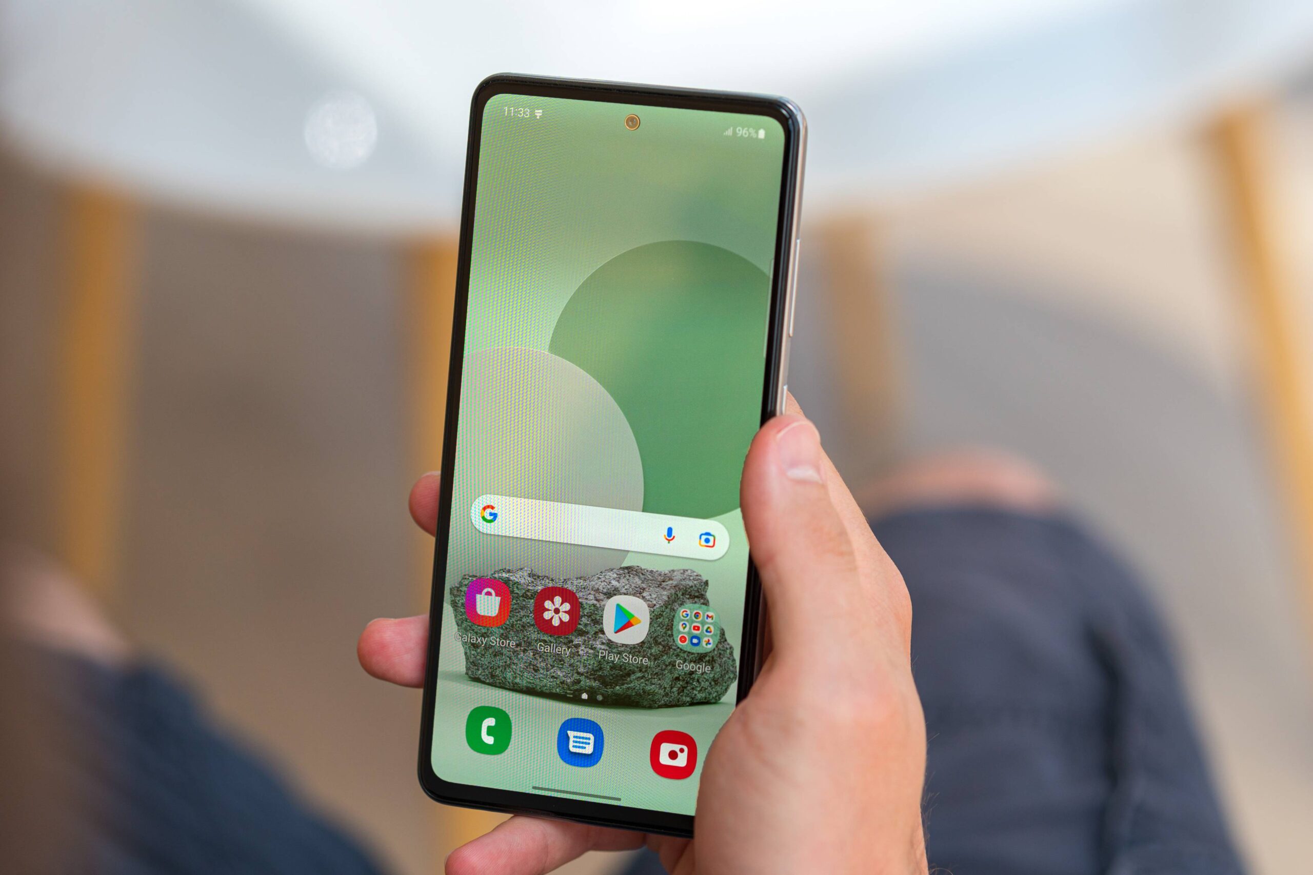 بررسی Galaxy A52s بعد از ۱۰ ماه! آیا هنوز ارزش خرید دارد؟