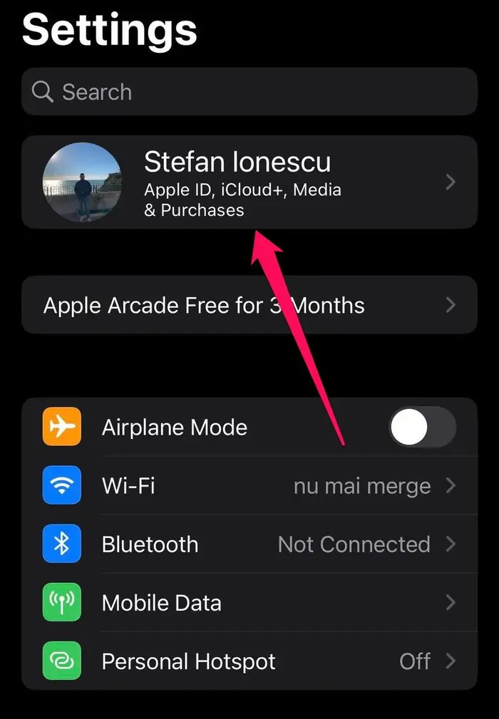 رفتم به بخش اپل آیدی در تنظیمات آیفون